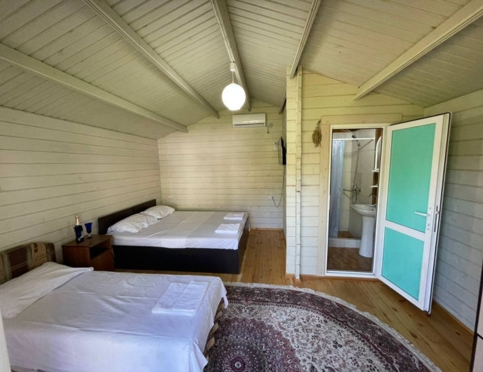 Коттедж Коттедж 4-местный 1-комн. - База отдыха «Морской Бриз (Агудзера)» Сухум